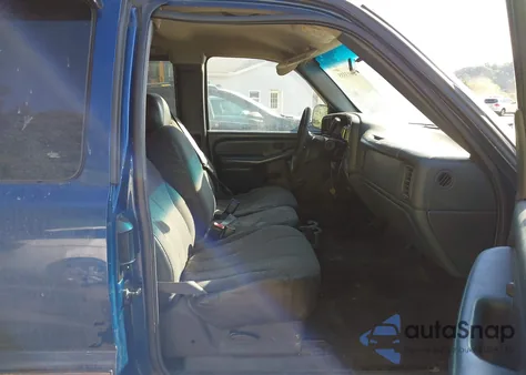 2002 Chevrolet Silverado 1500 z USA, uszkodzony, nr VIN 2GCEC19T721135385